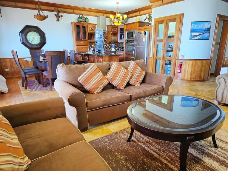 Living Room / Lounge