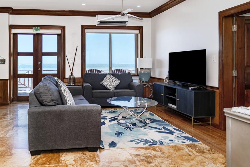 Living Room / Lounge