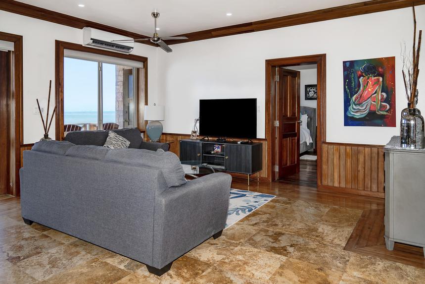 Living Room / Lounge