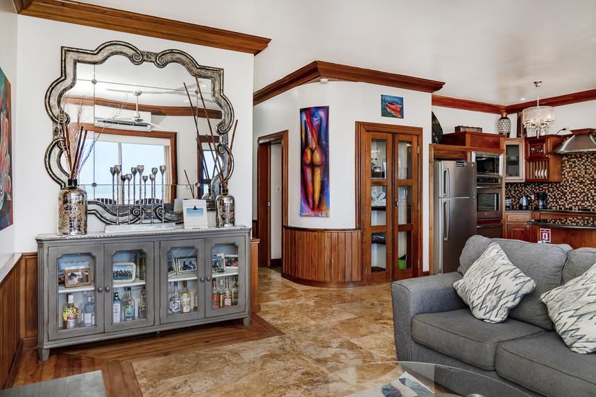 Living Room / Lounge