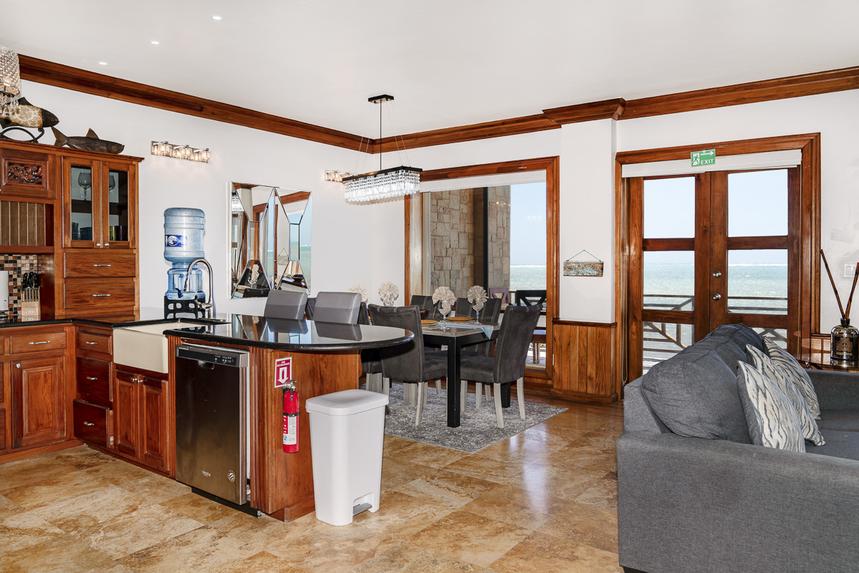 Living Room / Lounge