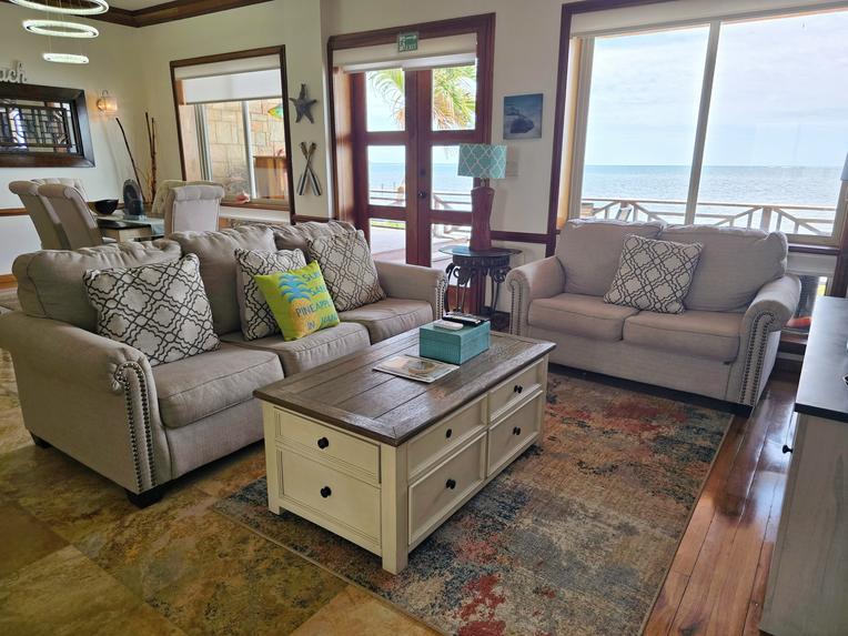 Living Room / Lounge