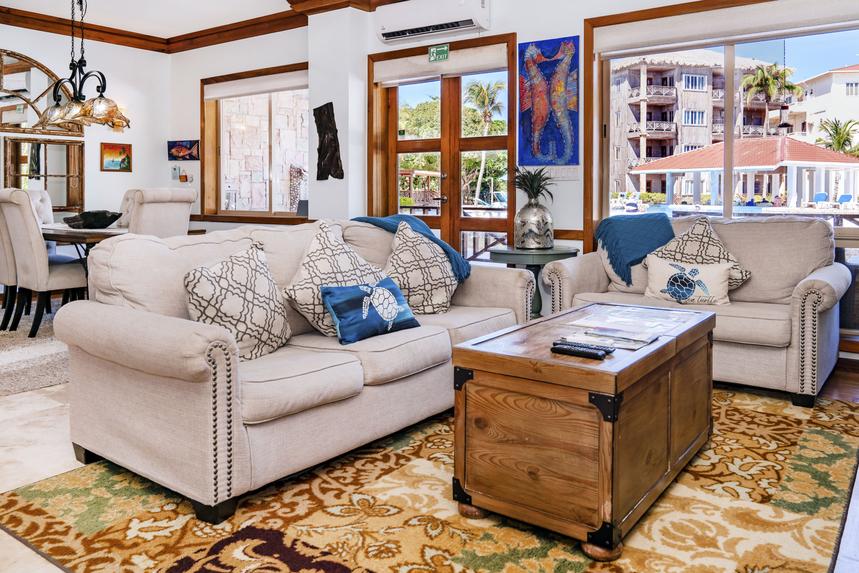 Living Room / Lounge