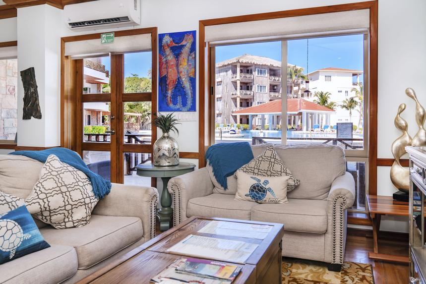 Living Room / Lounge