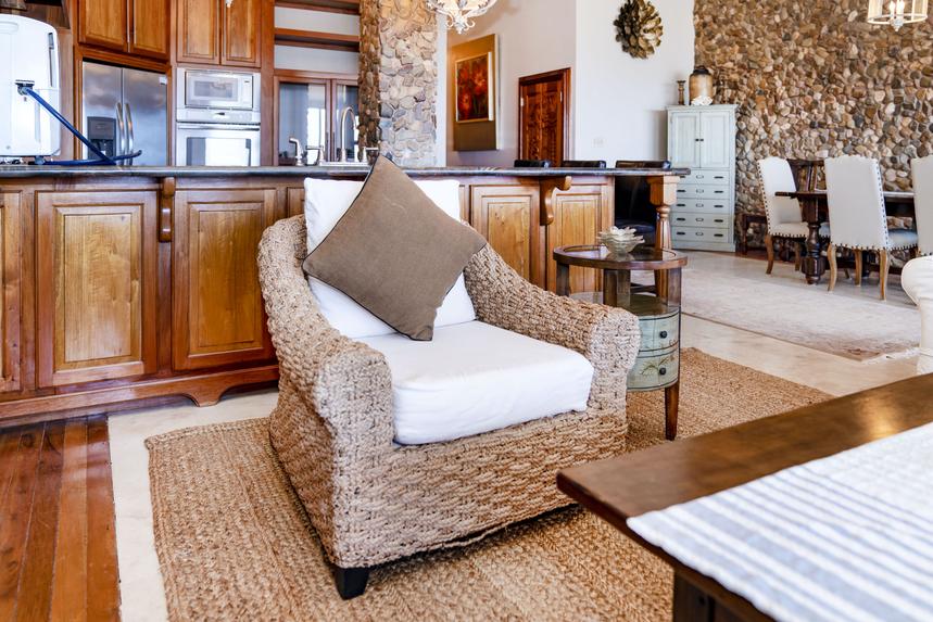 Living Room / Lounge