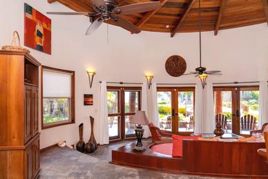 Living Room / Lounge