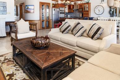 Living Room / Lounge