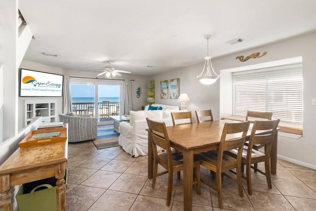 Dining area, Bay Window Seat, Kitchen and Bar area on Main Level