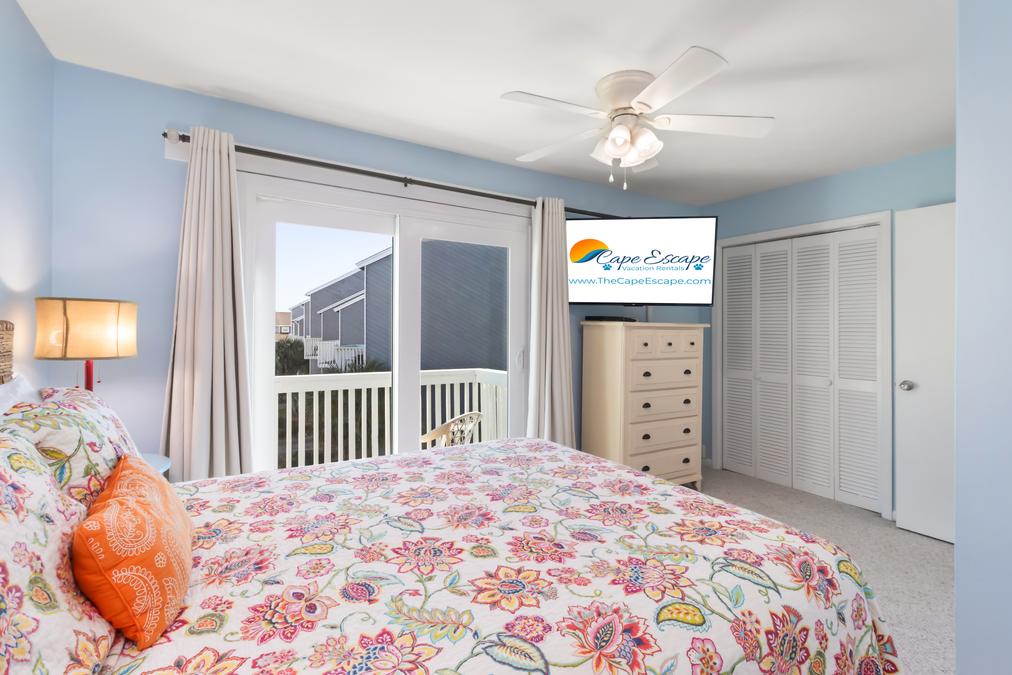 Closet storage, Large Smart TV and Private Balcony in Queen Suite