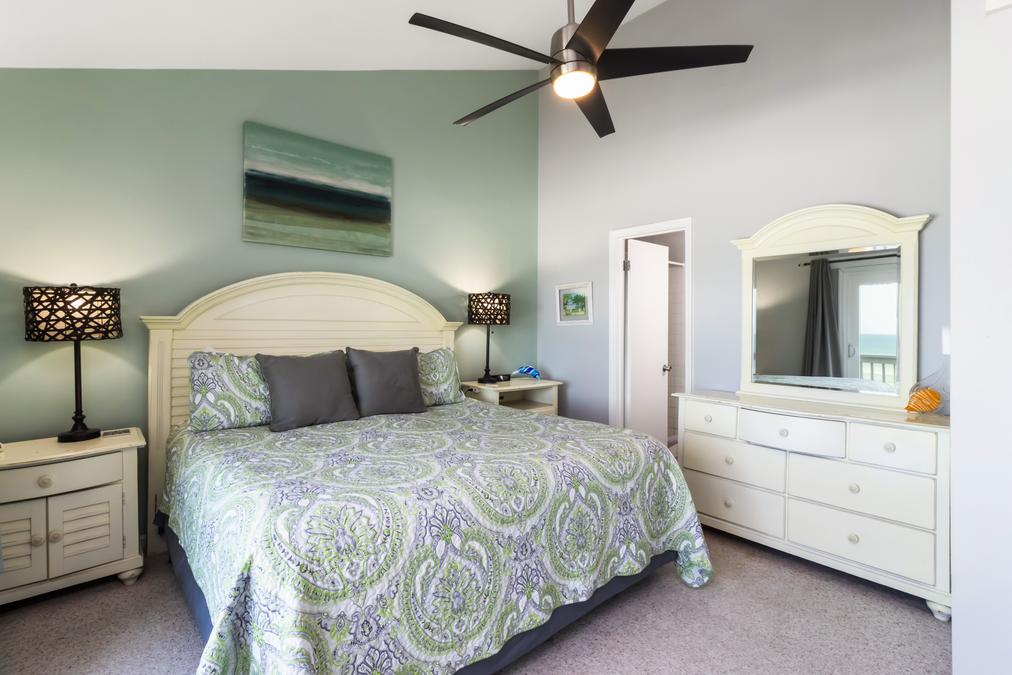 Beautiful and Spacious King Master Suite