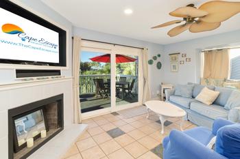 Main Level Living Area. Cape Happy Hour