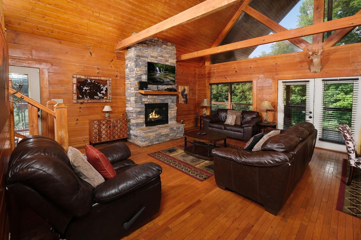 Trout'n About Spacious 5Bedroom Riverfront Cabin Near Pigeon