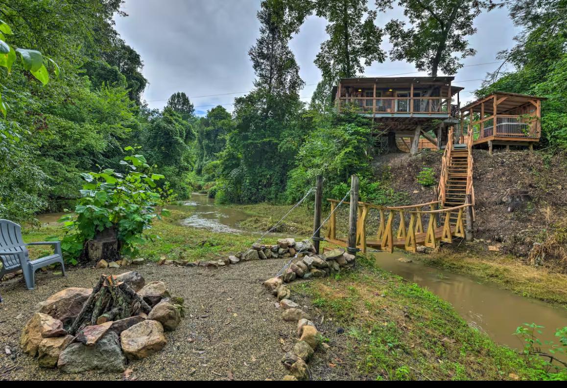 Creekside Treehouse