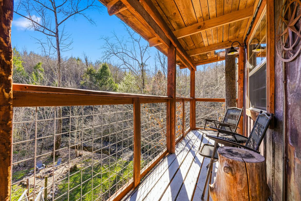 Creekside Treehouse