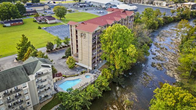 The Riverside Retreat