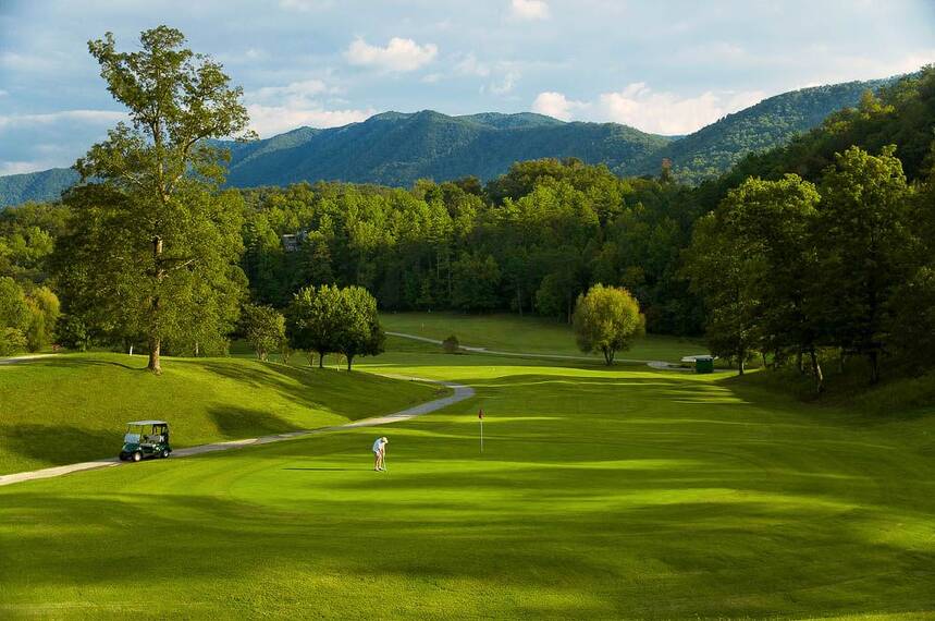 Cades Cove Lodge