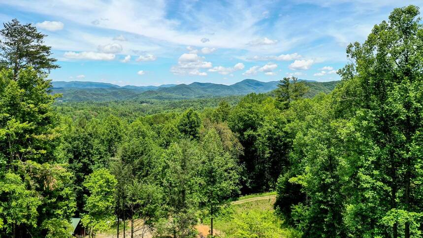 Cades Cove Lodge