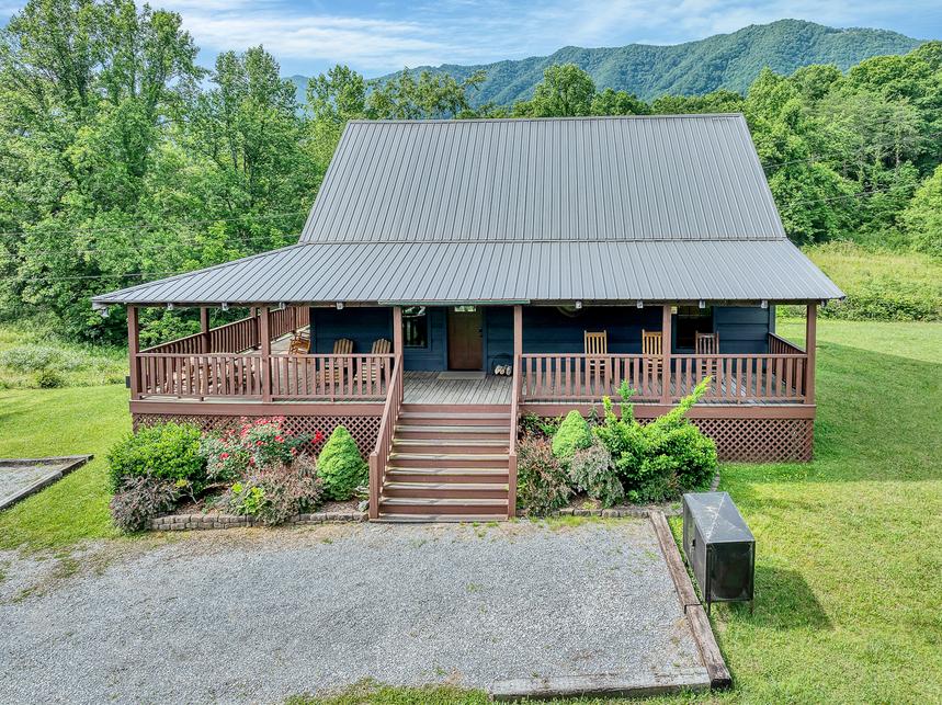 Twin Cub Lodge