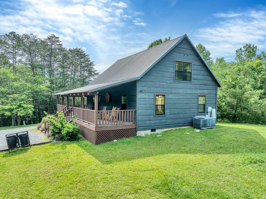 Twin Cub Lodge