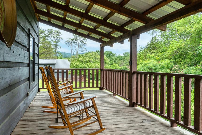 Twin Cub Lodge