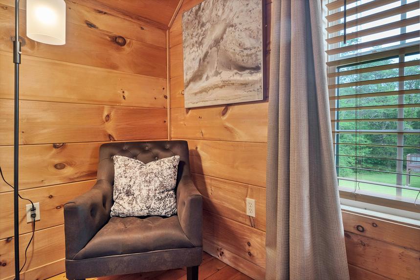 Twin Cub Lodge