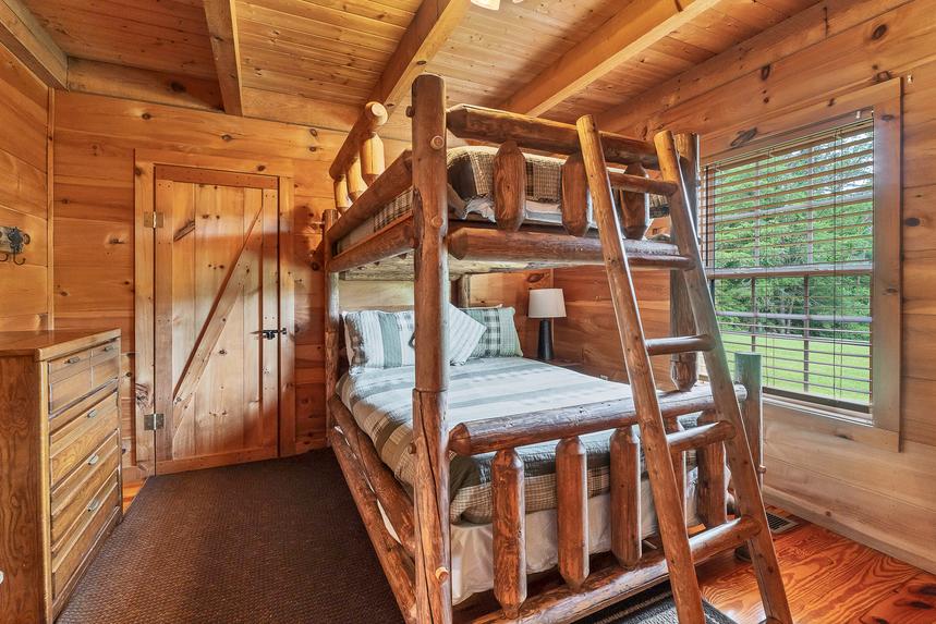 Twin Cub Lodge