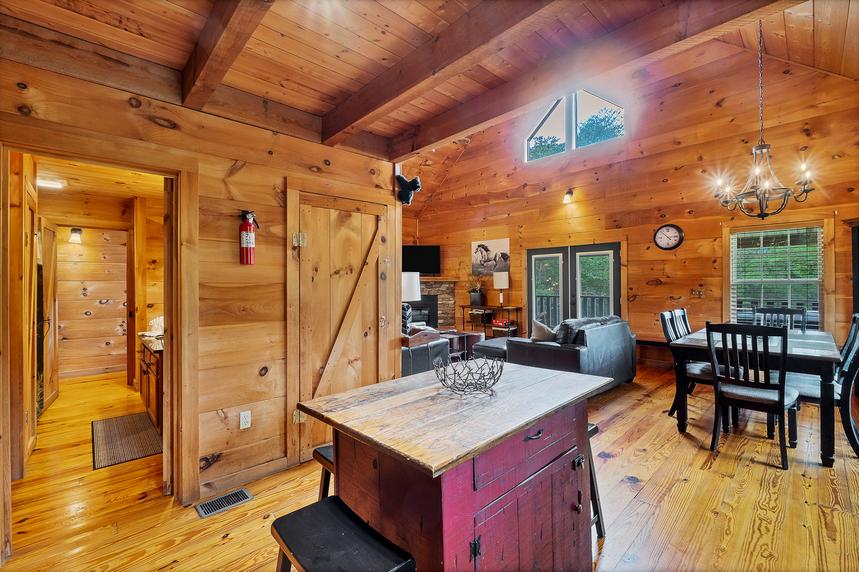 Twin Cub Lodge