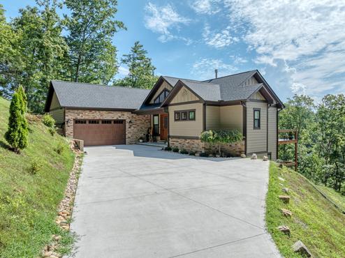 Golden Bear Lodge