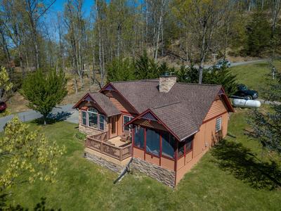 Sunset View Chalet Screened in Back Deck and Open Side Deck