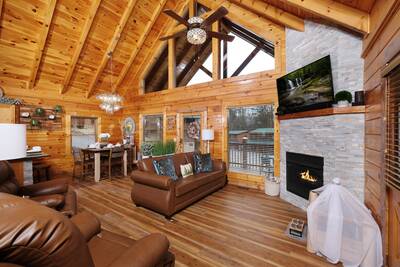 Spa Dee Dah living room with seasonal gas fireplace
