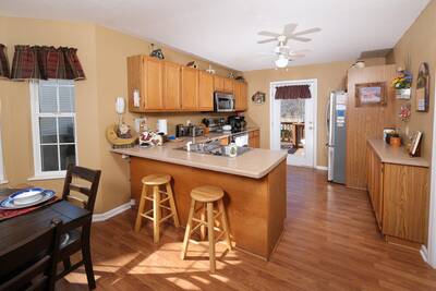 Pigeon River Retreat bar area and fully furnished kitchen