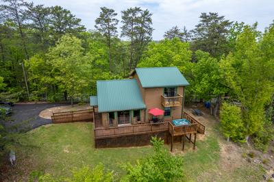 Moose Haven Cabin - Wrap around deck