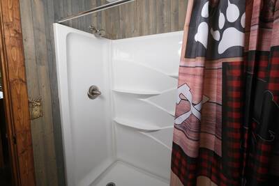 Moose Haven Cabin - Bathroom 1 with walk in shower