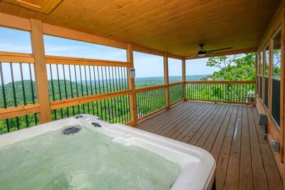 Chasing Views hot tub on upper level deck