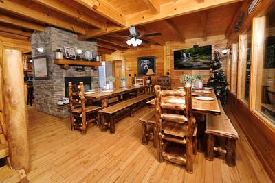 Katies Lodge dining room with 70-inch flat screen TV