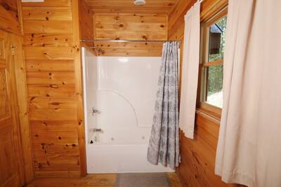 Katies Lodge 3rd floor bathroom 6 with jetted tub/shower combo
