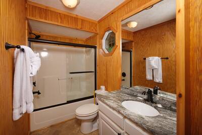 Treeside main level bathroom 1 with tub/shower combo