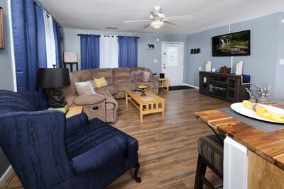 Four Bearoom Cottage living room