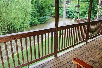 Henderson's Riverside #2 covered back deck with Little Pigeon River views
