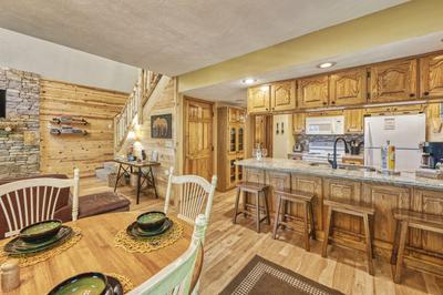 Forest Hollow dining area and kitchen