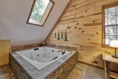 Forest Hollow upper level bedroom with jacuzzi