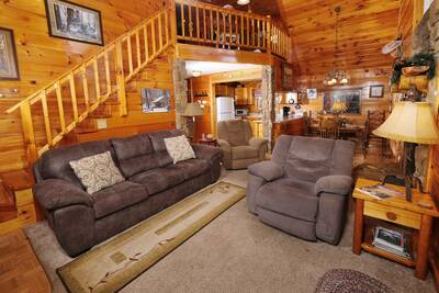 Campfire Lodge - Living room
