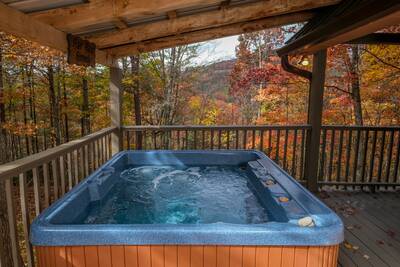 Campfire Lodge - Hot tub