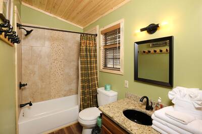 Margaritas at Sunrise - Bathroom with tub/shower combo