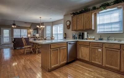 Grand River Canyon - Fully furnished kitchen and dining area