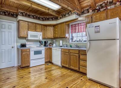 Sweet Mountain Aire -  Fully furnished kitchen