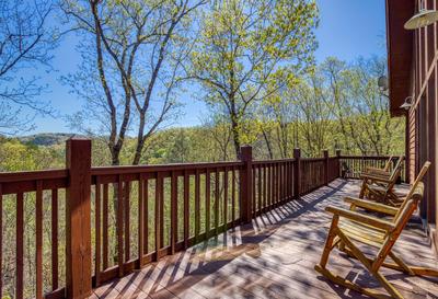 Emerald Forest - Wraparound deck with mountain views