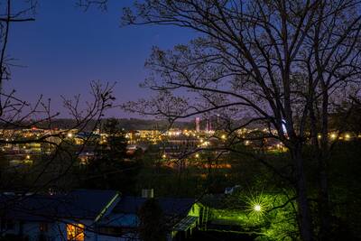 Inn The Vicinity - View of Pigeon Forge from the back deck at night
