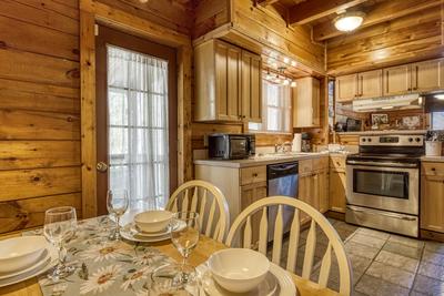 Sweet Dreams dining area and kitchen