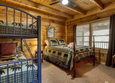 Baby Bear Cabin - Main level bedroom 2 with full size bed